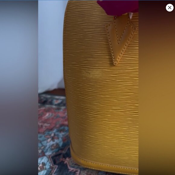 EUC LV (Pristine Interior) Epi Lussac Yellow Leather Louis Vuitton Shoulder Bag - Picture 10 of 12